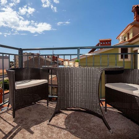 Luxury Apartment With Private Rooftop Terrace プーラ エクステリア 写真