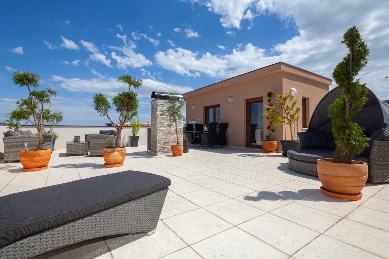Luxury Apartment With Private Rooftop Terrace プーラ エクステリア 写真