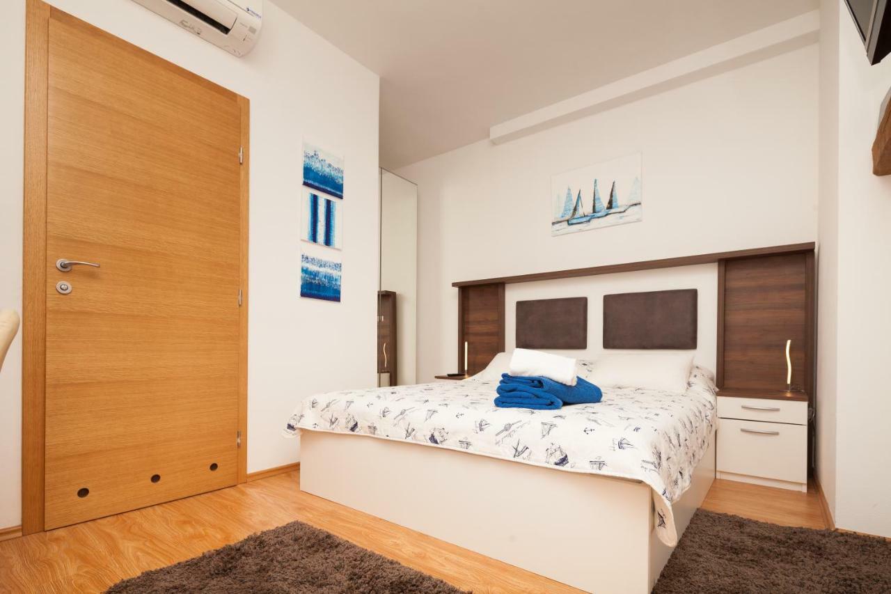 Luxury Apartment With Private Rooftop Terrace プーラ エクステリア 写真