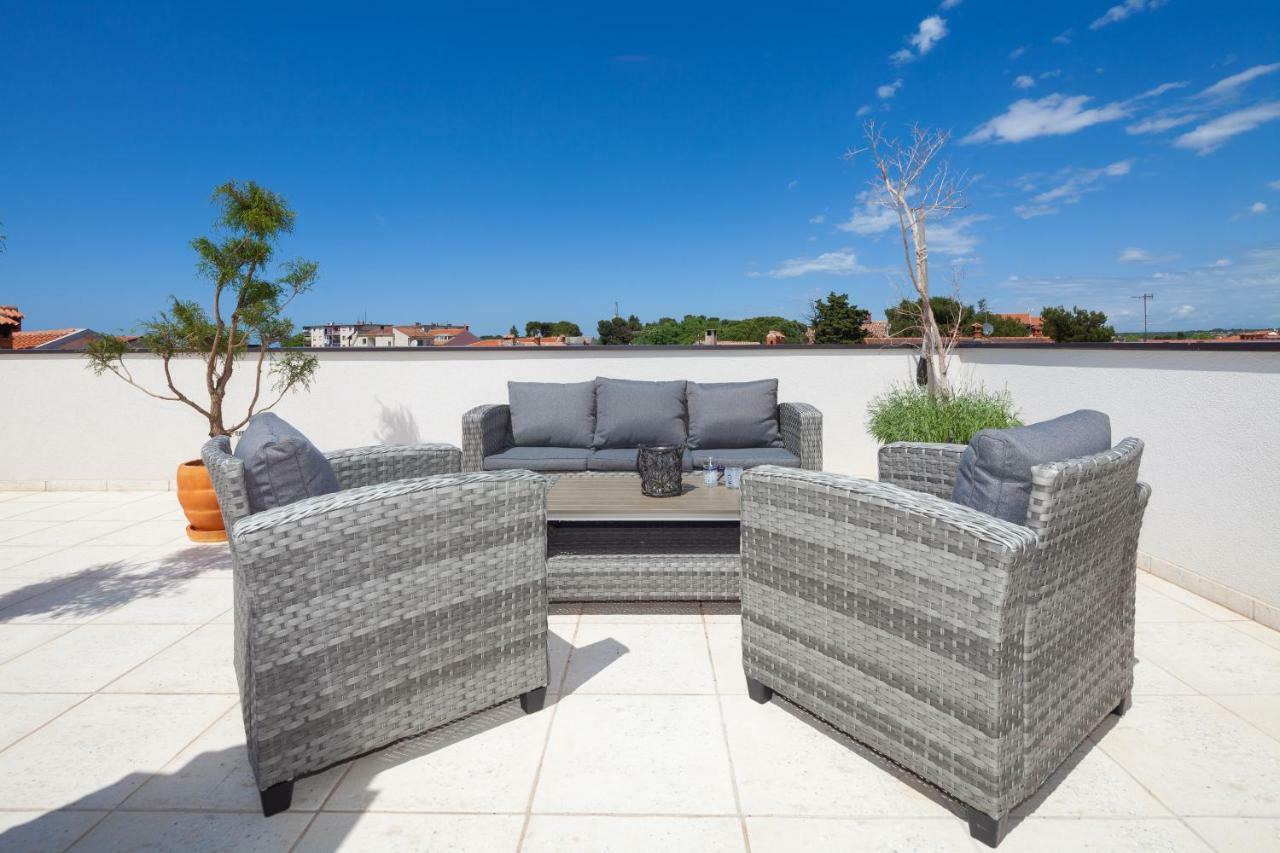 Luxury Apartment With Private Rooftop Terrace プーラ エクステリア 写真