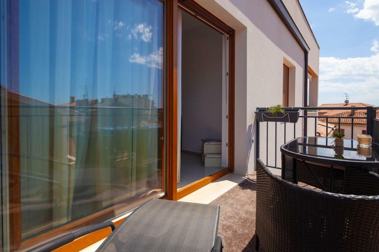Luxury Apartment With Private Rooftop Terrace プーラ エクステリア 写真