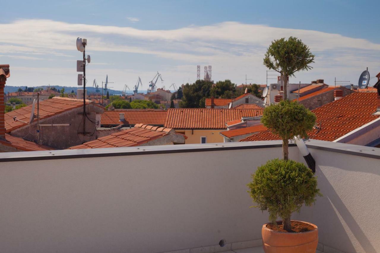 Luxury Apartment With Private Rooftop Terrace プーラ エクステリア 写真