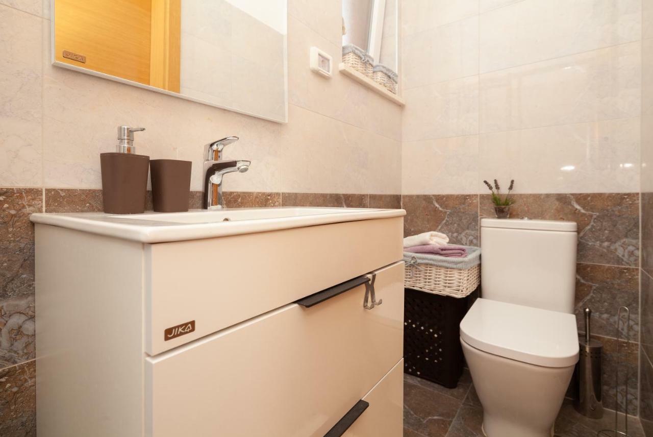 Luxury Apartment With Private Rooftop Terrace プーラ エクステリア 写真