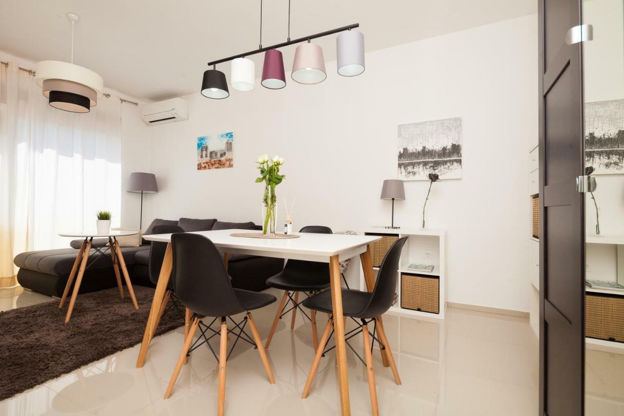 Luxury Apartment With Private Rooftop Terrace プーラ エクステリア 写真
