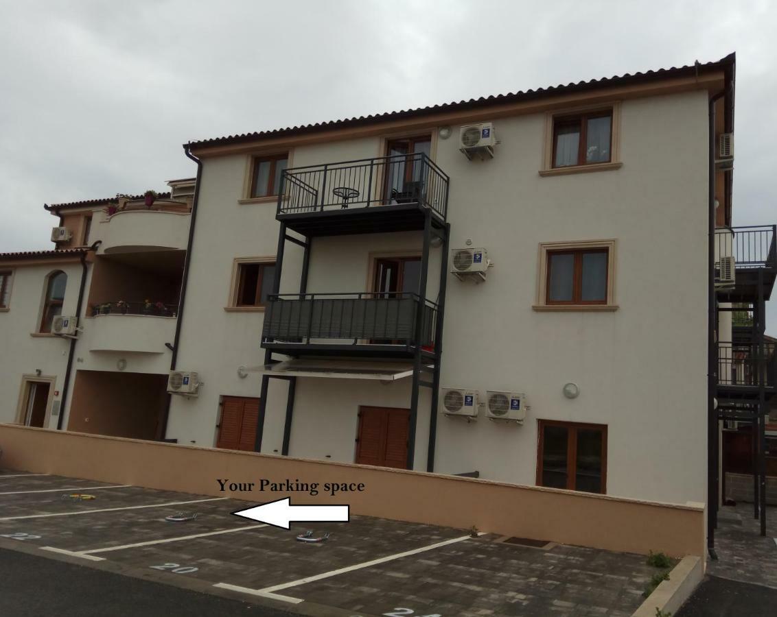 Luxury Apartment With Private Rooftop Terrace プーラ エクステリア 写真
