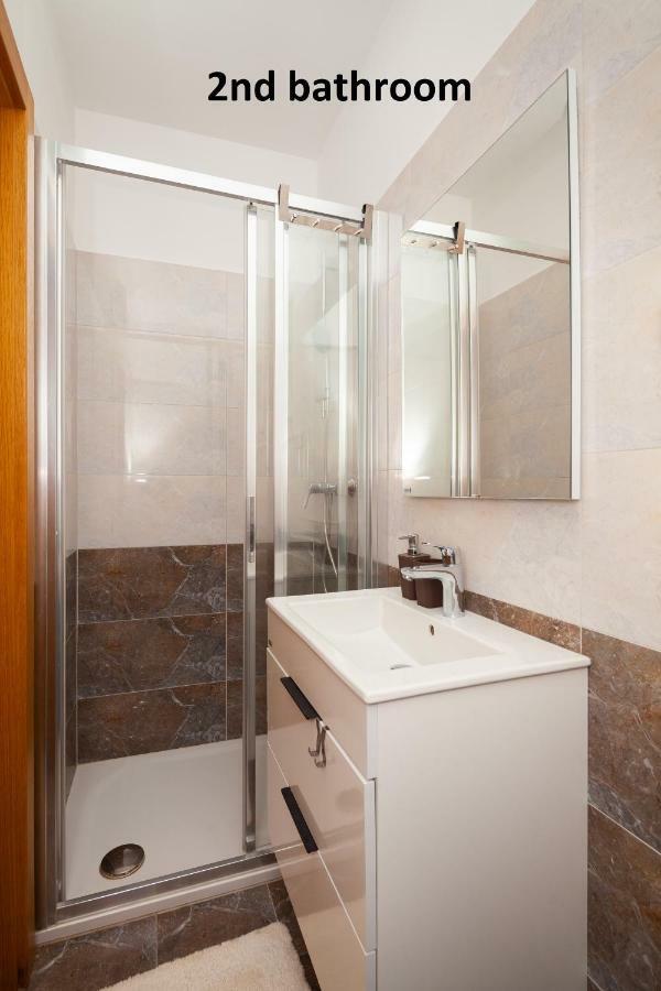 Luxury Apartment With Private Rooftop Terrace プーラ エクステリア 写真